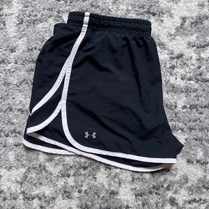 Womens Under Armour running short.